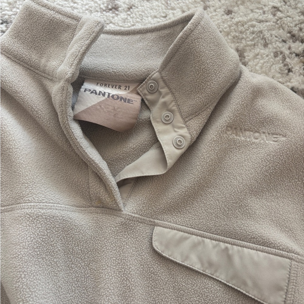 Forever 21 x Pantone Cropped Beige Fleece Pullover